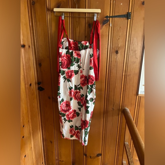 Vixen Red Roses Wiggle - Picture 3 of 7